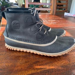 Sorel Out n About Waterproof Duck Boots Snow Boots Black 8.5